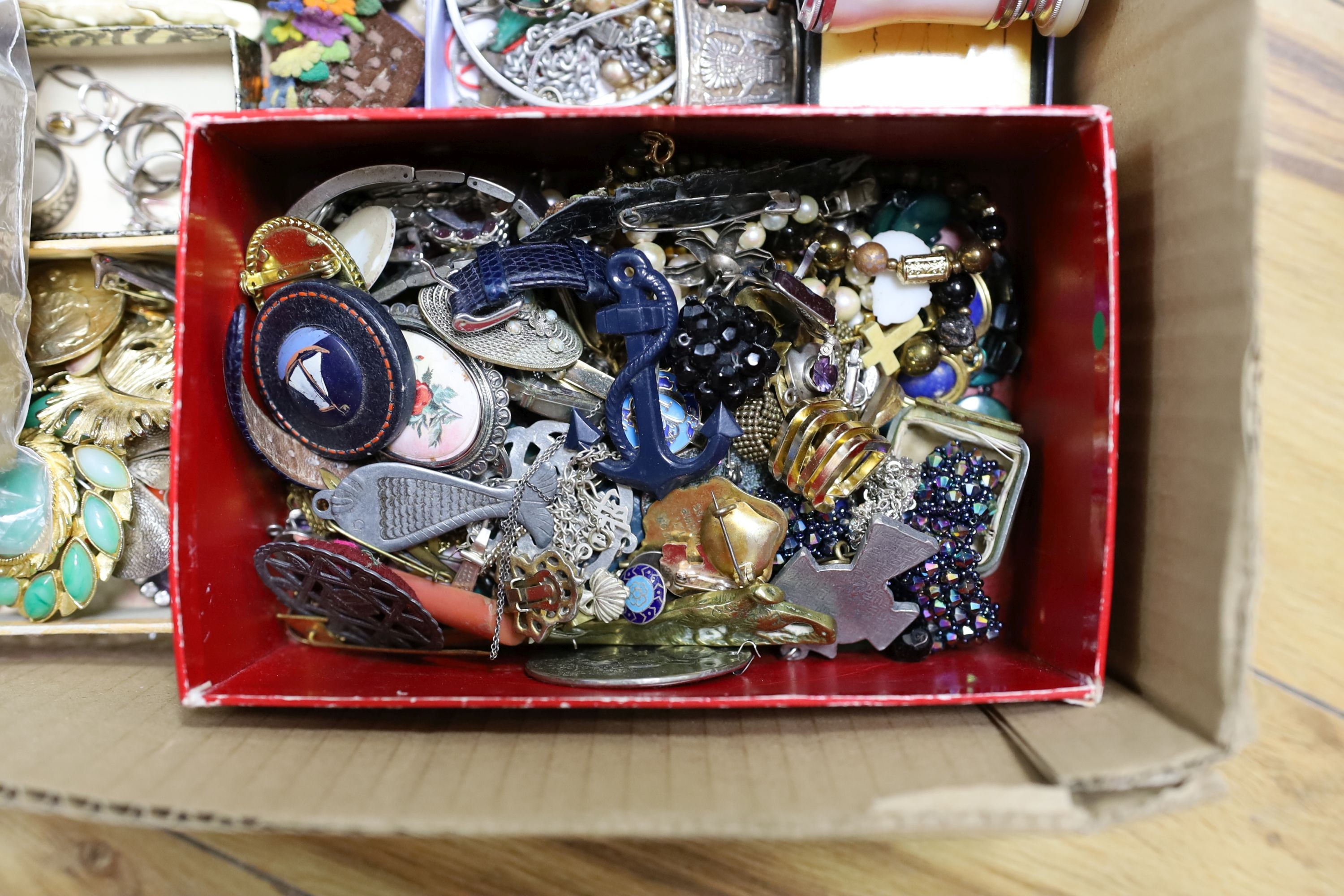 A quantity of assorted costume jewellery, sterling, silver, white metal and other items including pens, opera glasses etc.